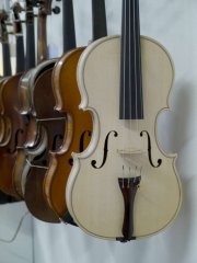 le violon monté, avant vernissage - Thomas Billoux Luthier